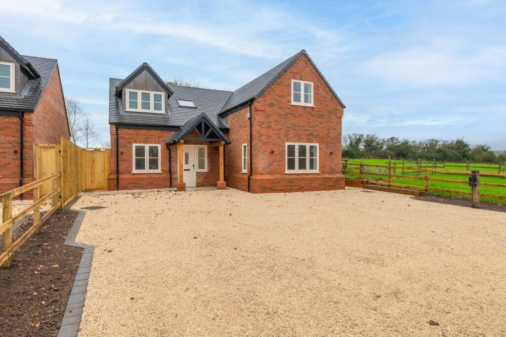 Main image of property: off The Green, Snitterfield, Stratford Upon Avon, CV37