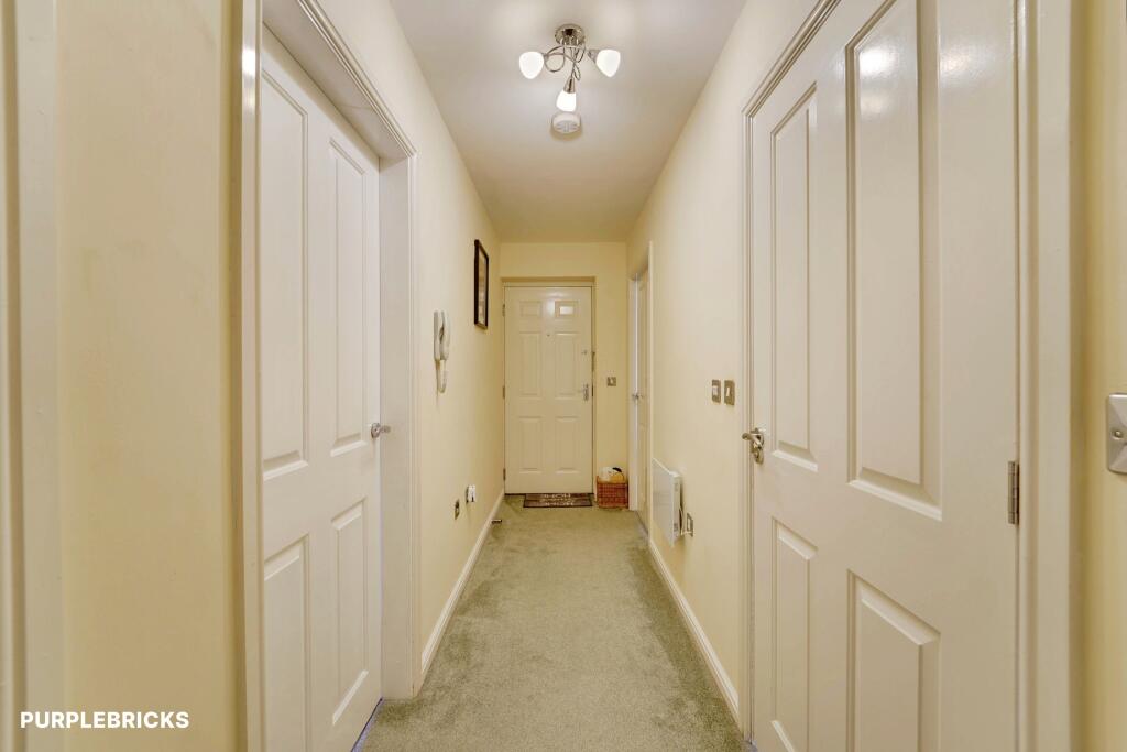 Apartment in Milton Keynes, Bedford - View 4