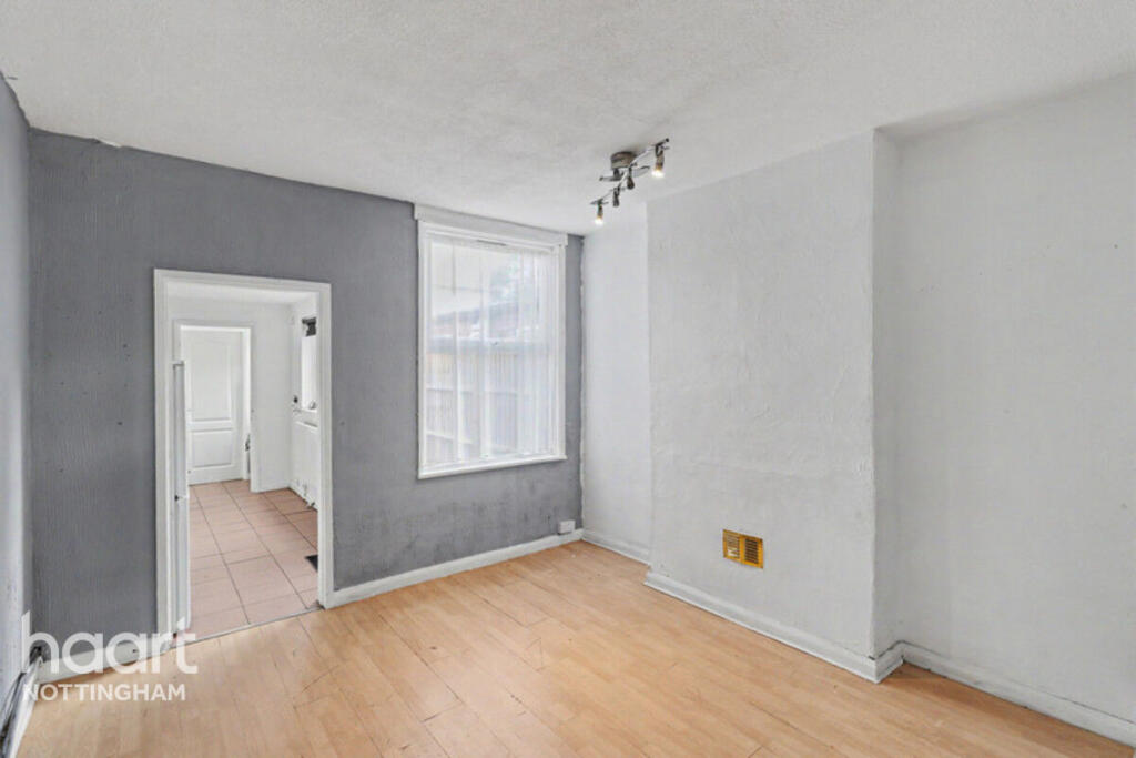 House in Nottingham, Old Basford - View 4
