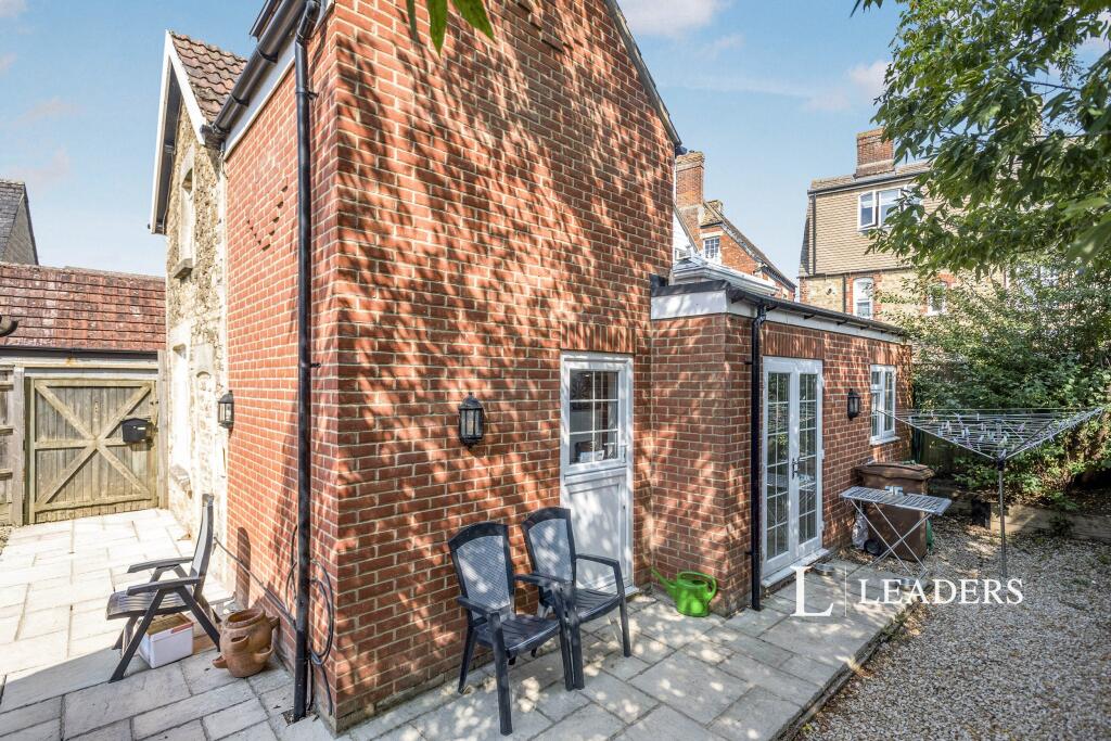 Bromsgrove, Faringdon, SN7