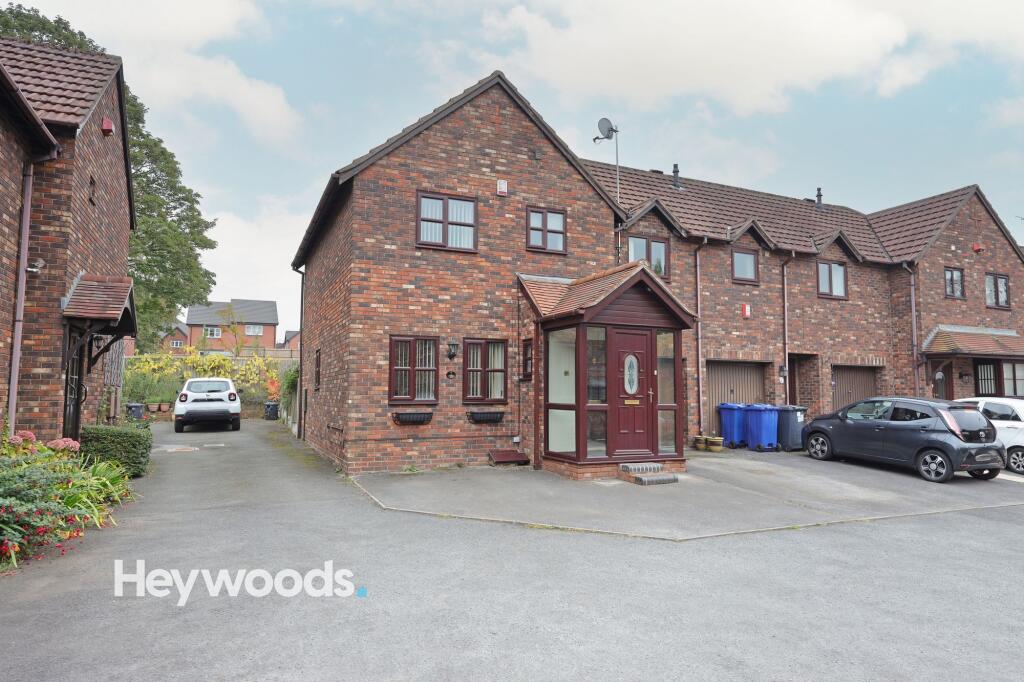 2-bed terraced on Kingsdown Mews, Newcastle, ST5, £200,000