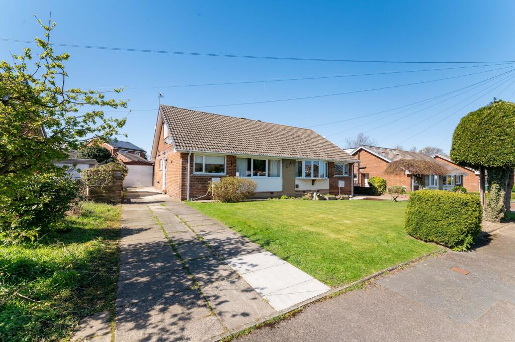 4-bed semi-detached on Wharfedale Crescent, Skelmanthorpe, HD8, £280,000