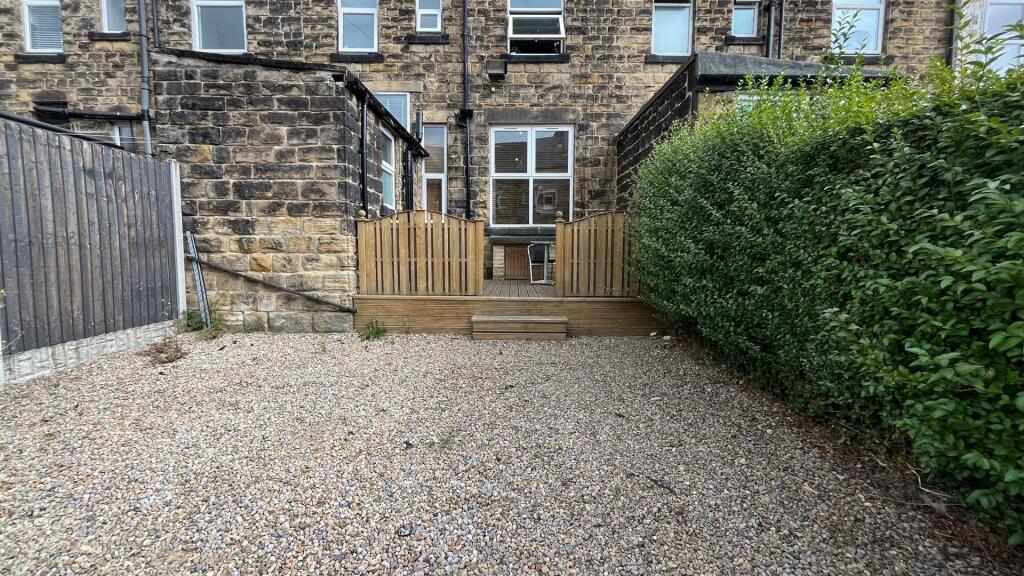 Main image of property: 9 Street Lane, Roundhay, Leeds