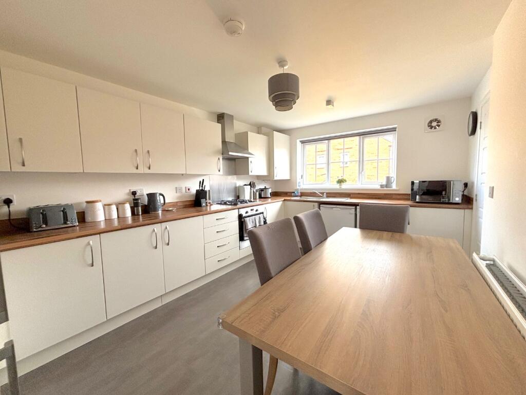 Beauchamp Avenue, Midsomer Norton - View 3
