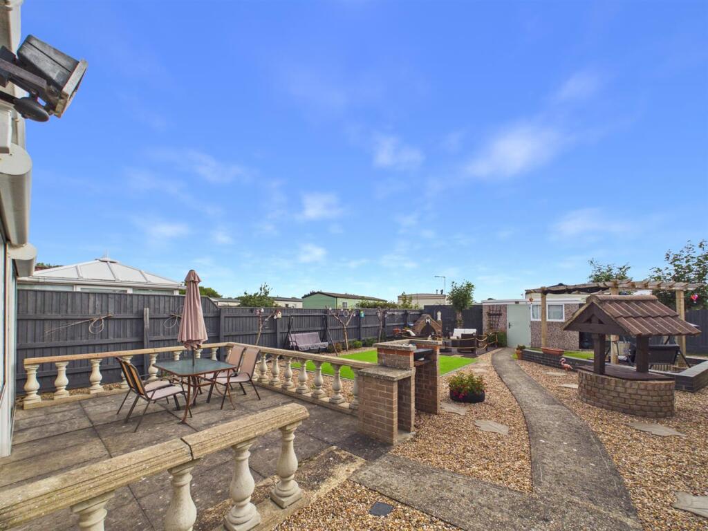 House in East Lindsey, Mablethorpe, Mablethorpe and Sutton - View 2