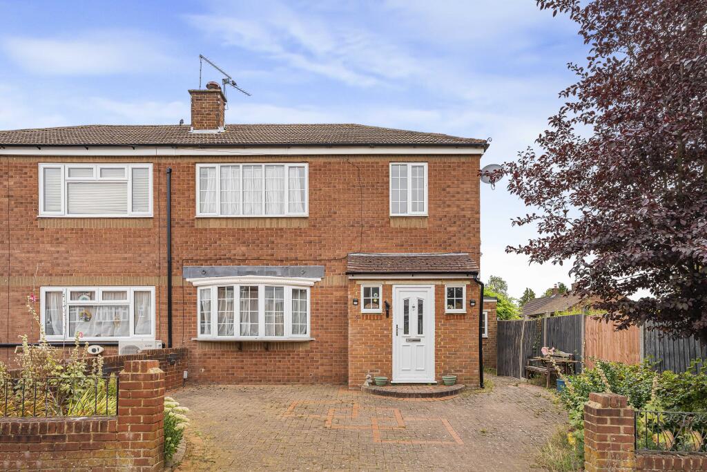 Main image of property: Maple Avenue, St Albans, AL3