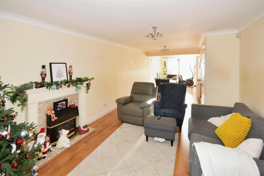 Timberdene Avenue, Barkingside photo 4