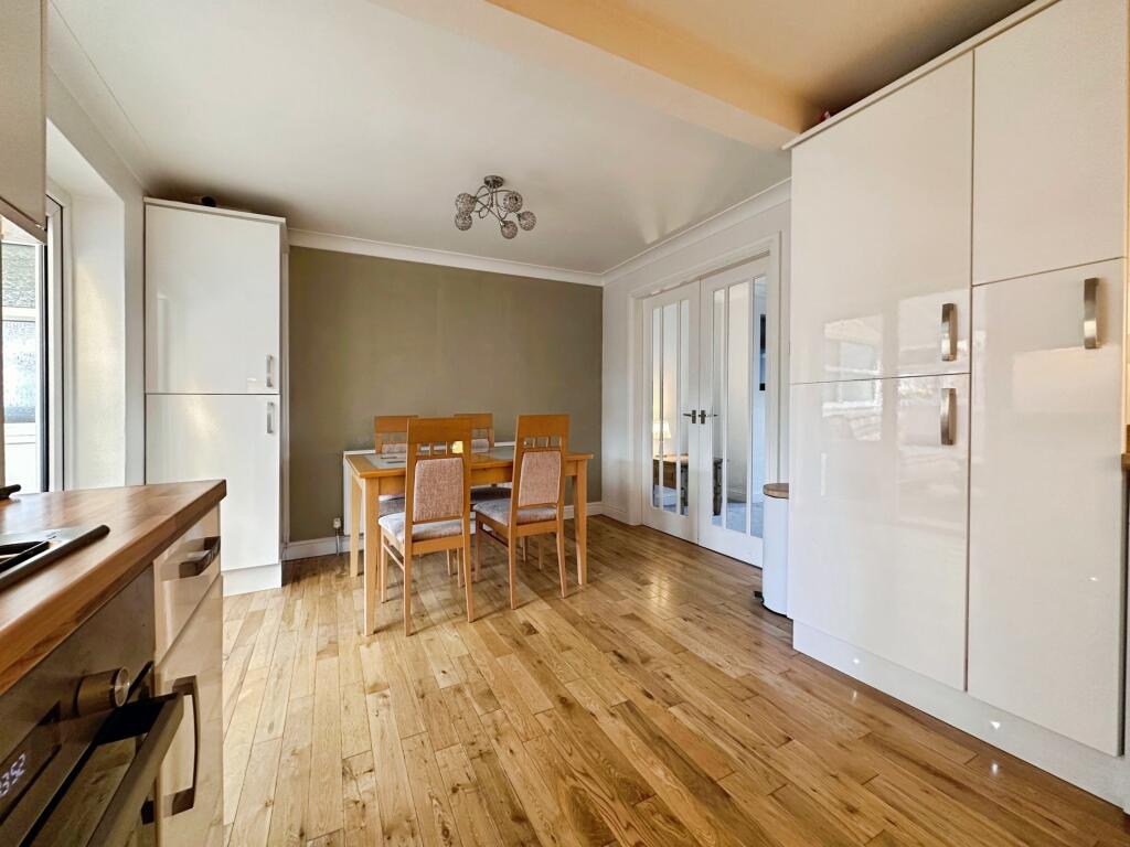 House in Leeds, West Yorkshire - View 4