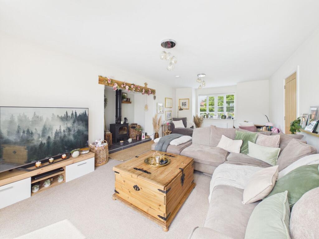 House in Tibberton, Tibberton Green - More