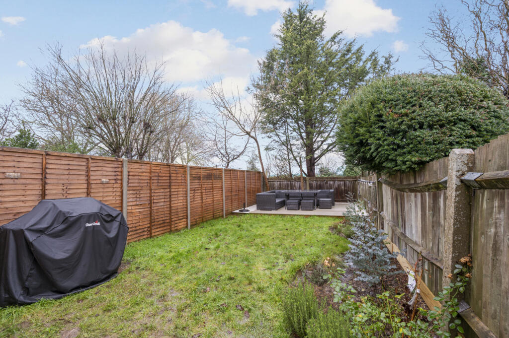 Cannon Hill Lane, Raynes Park, SW20 photo 4