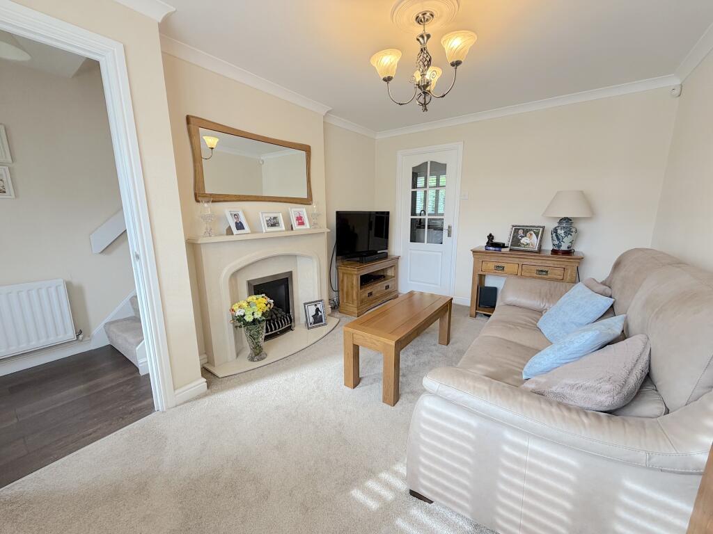 House in Wolverhampton, The Lunt - View 2