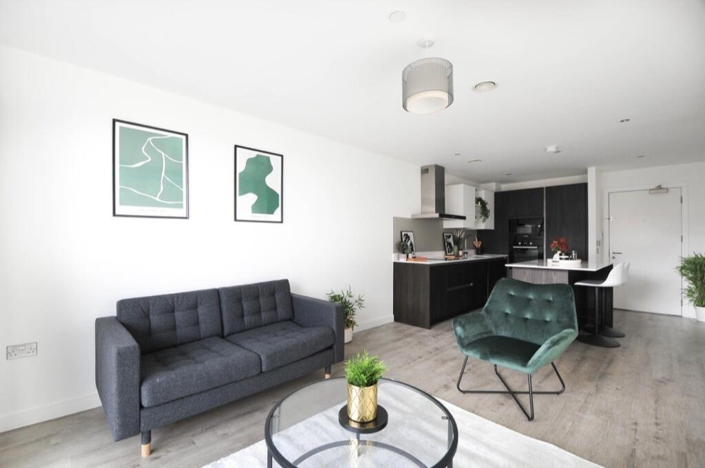 Apartment in Salford, Greater Manchester - View 3