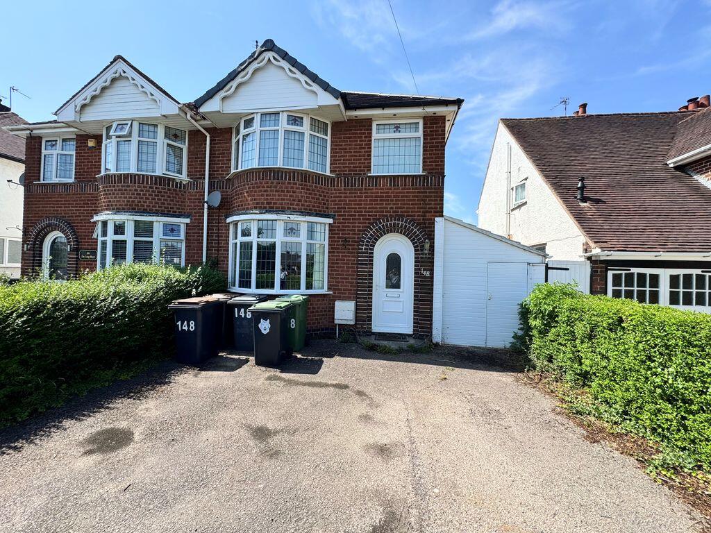 Main image of property: The Longshoot, Nuneaton