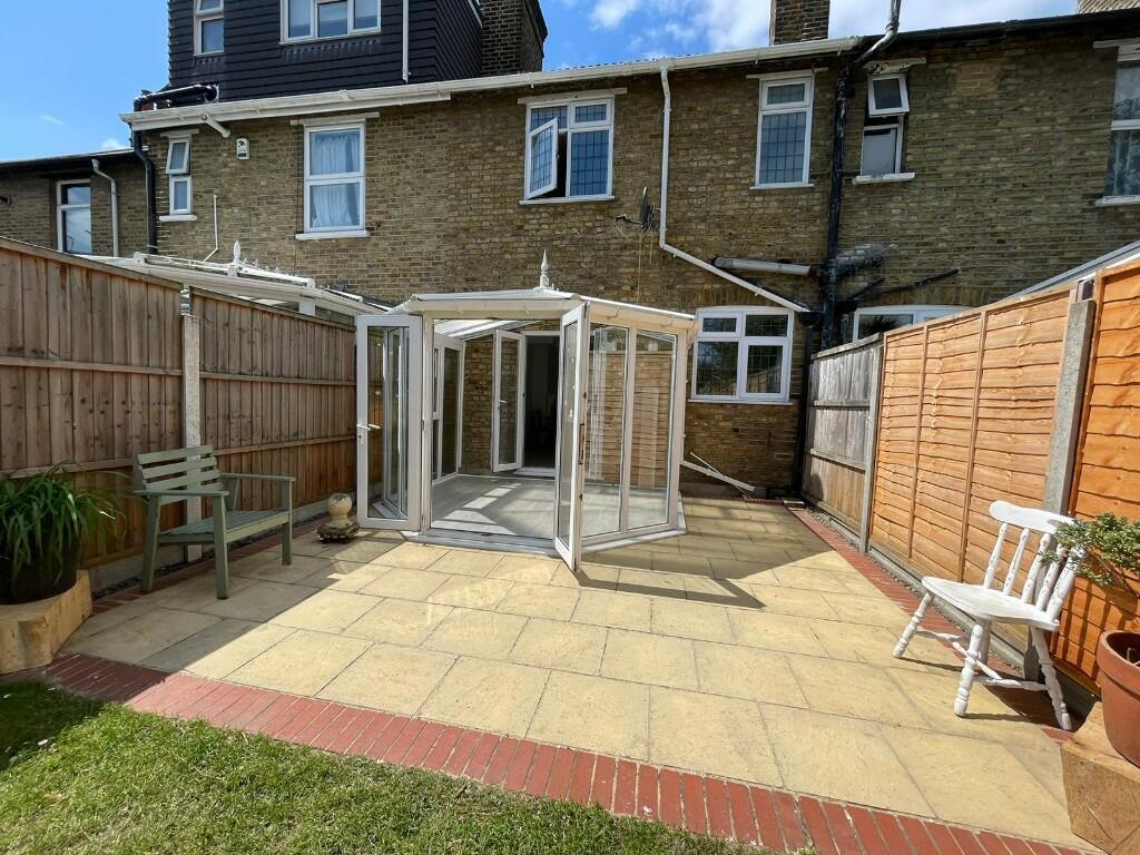 House in London - View 2