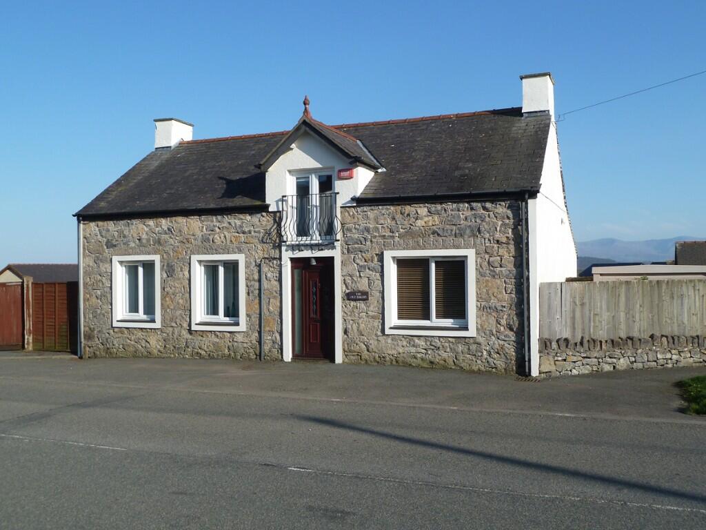 Main image of property: Brynteg, LL78