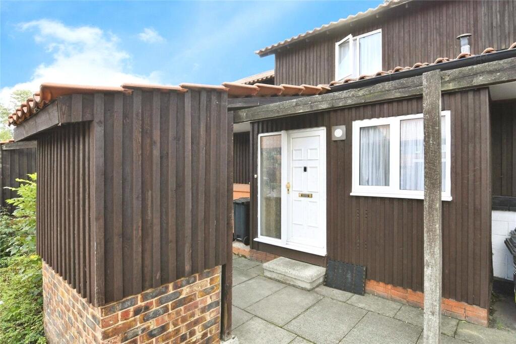Main image of property: Bockingham Green, Basildon, Essex, SS13
