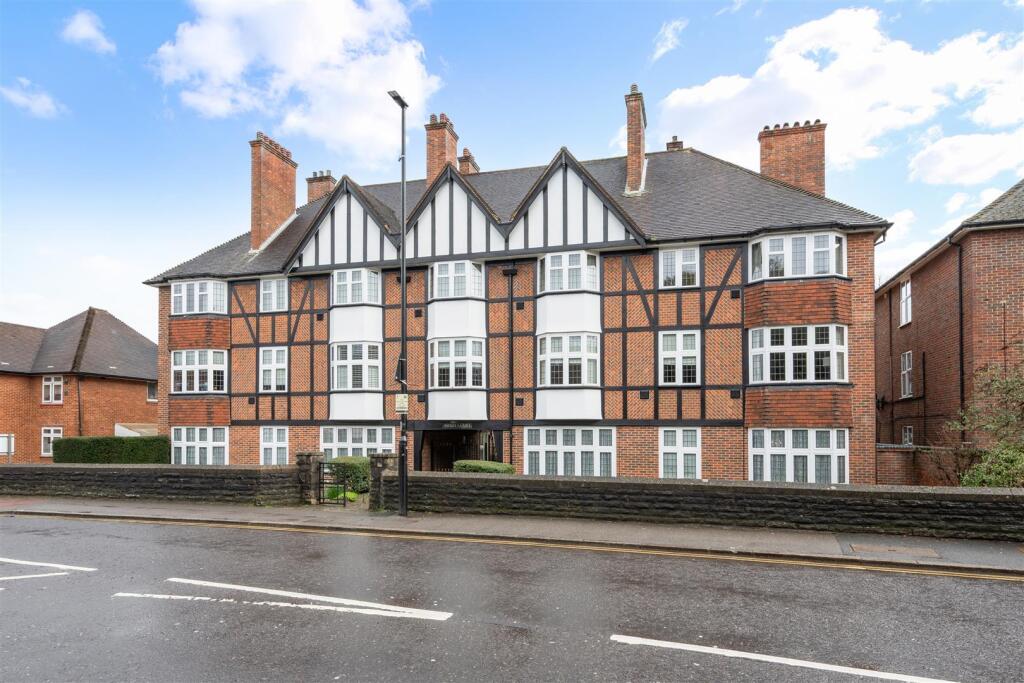 3-bed flat on Ashley Road, Epsom, £500,000