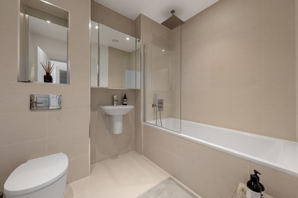 Apartment in London - More