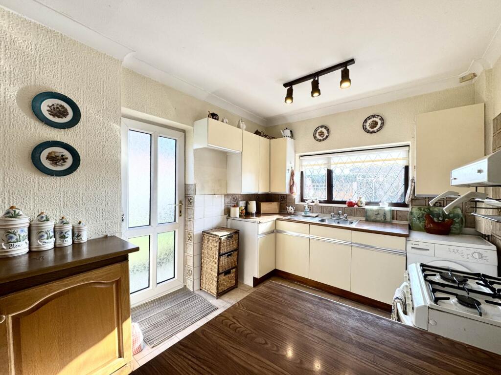 Lynton Way, Windle – pohled 3