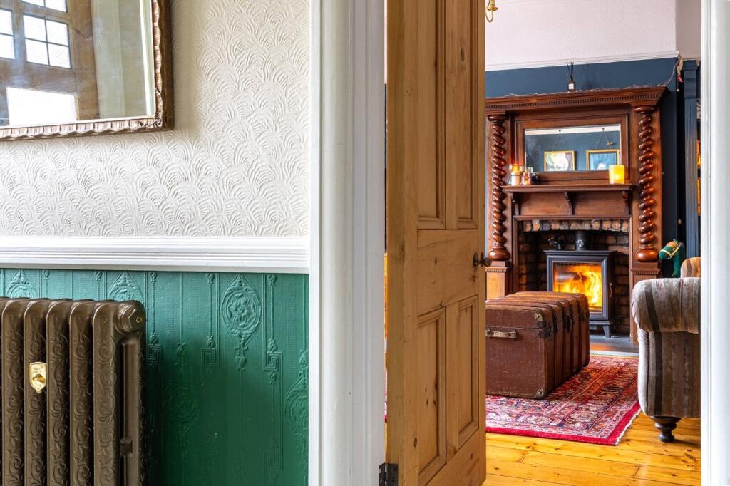 House in Cardiff, Penylan - More