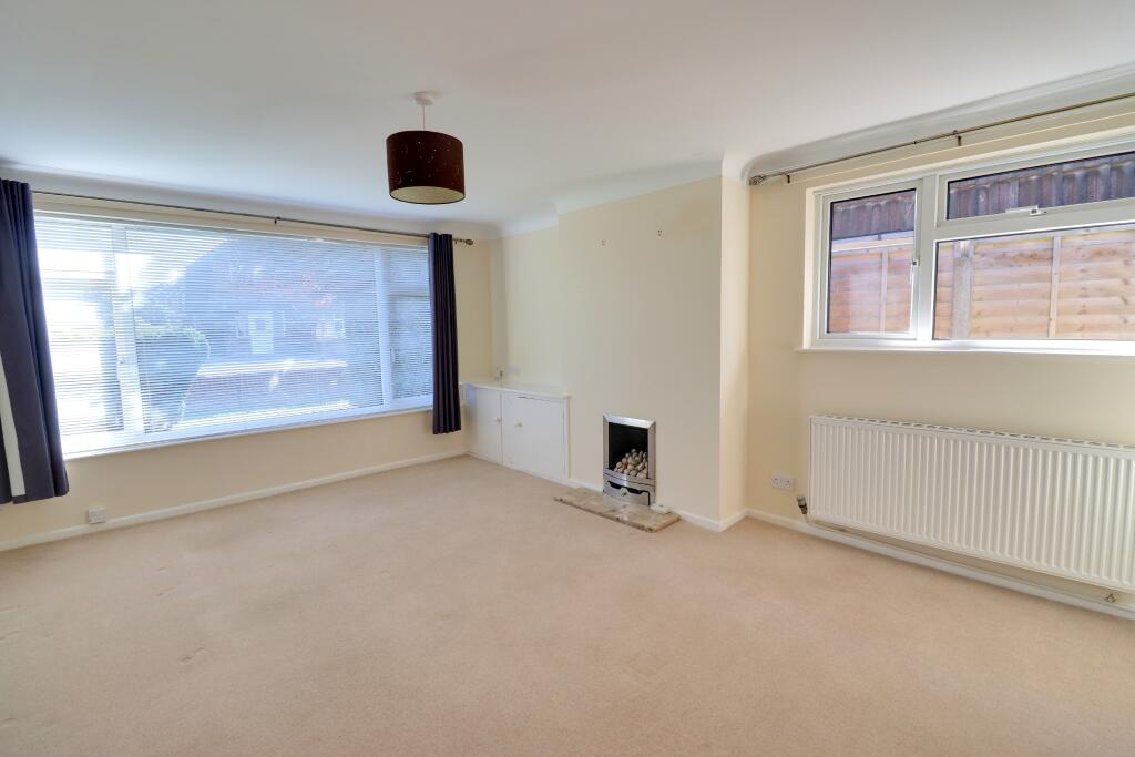Bernina Avenue, Waterlooville photo 2