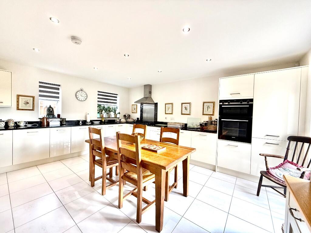 Skylark Road, Alderminster, Stratford upon Avon photo 4