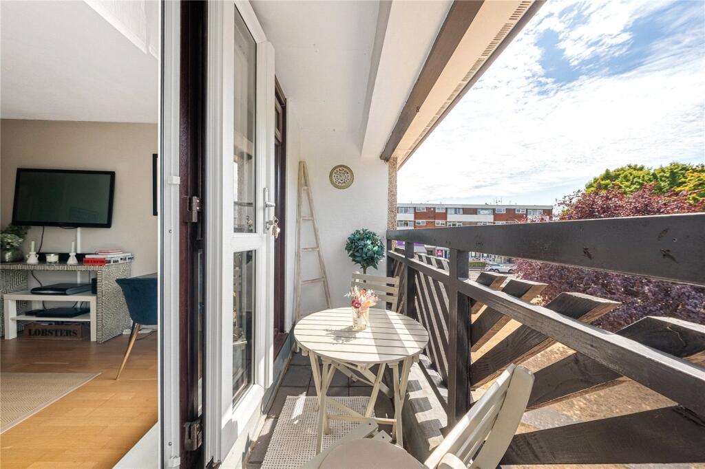Apartment in London - More