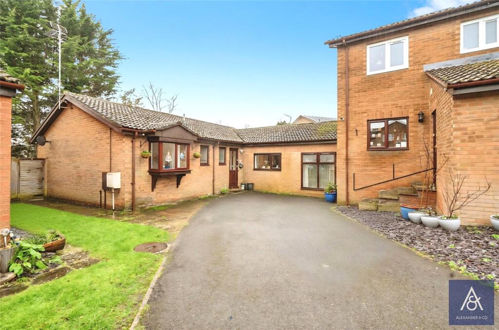 3-bed bungalow on Highfield Court, Brackley, Northamptonshire, £350,000
