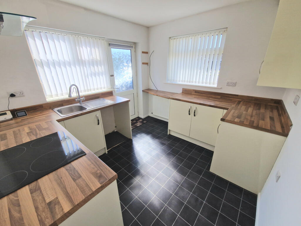 Grasmere Road,  Knott End on Sea, FY6 photo 4