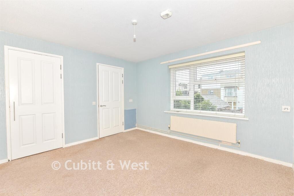 Apartment in Portsmouth - View 3