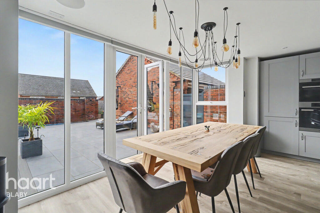 Forth Drive, Leicester photo 4