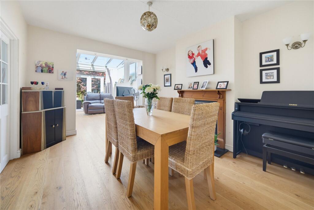 St. Isan Road, Heath, Cardiff, South Glamorgan, CF14 photo 4