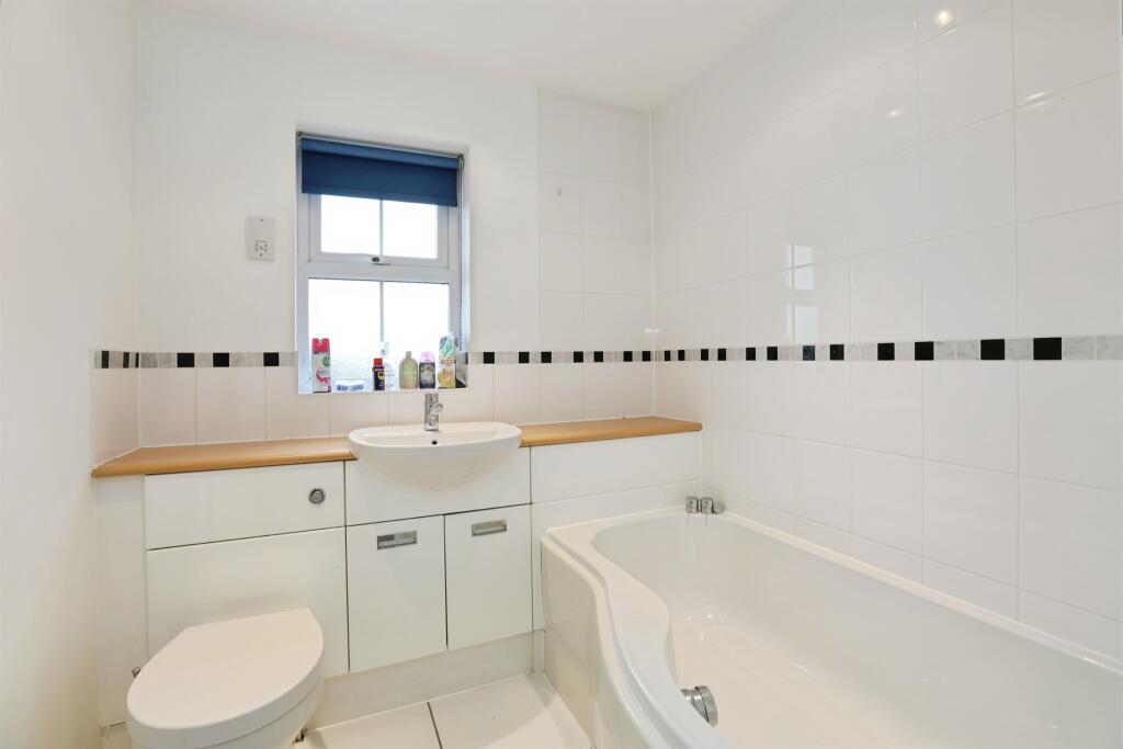 House in East Grinstead, Blackwell - More