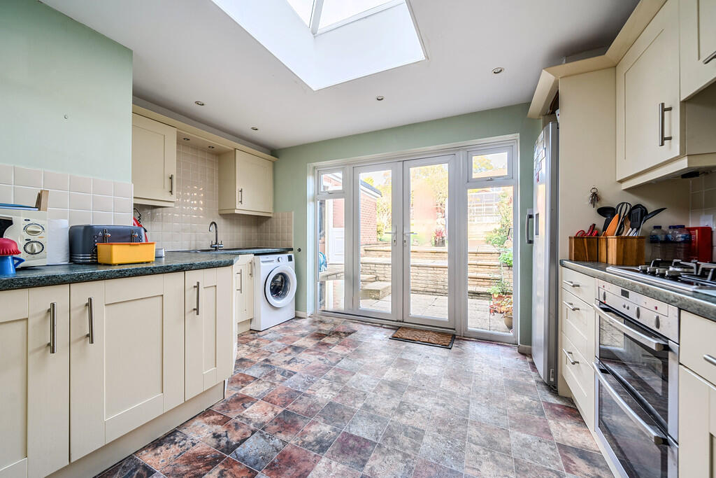 House in Enfield - View 5