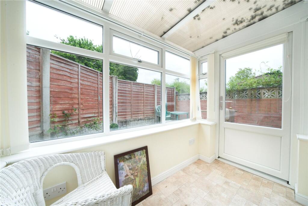 8, Tynsley Court, Madeley, TF7 photo 4