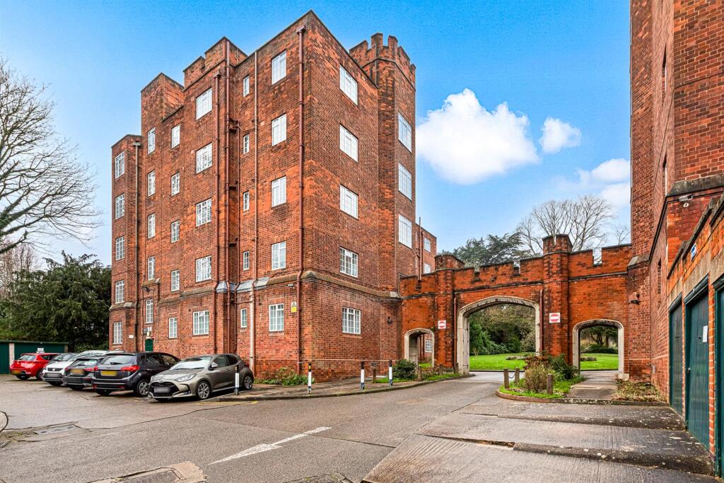 Main image of property: Stoneygate Court, Leicester