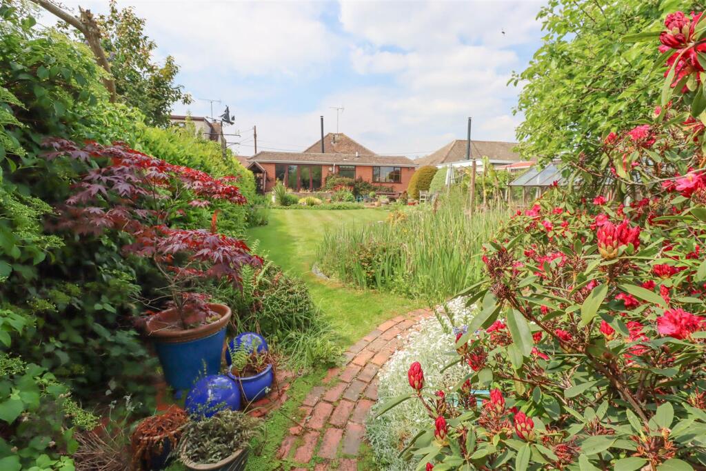 House in Basildon, Wickford - View 5