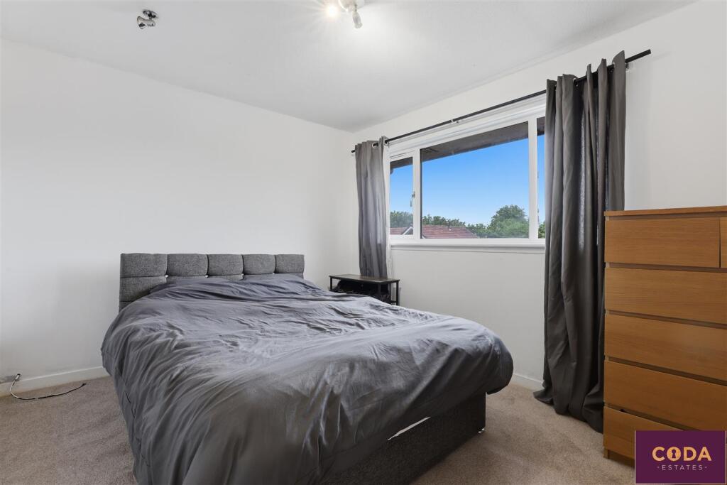 Saughs Drive, Robroyston, Glasgow photo 4