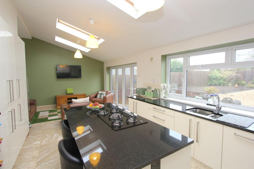 5, Sea View Place, Llantwit Major, CF61 photo 5