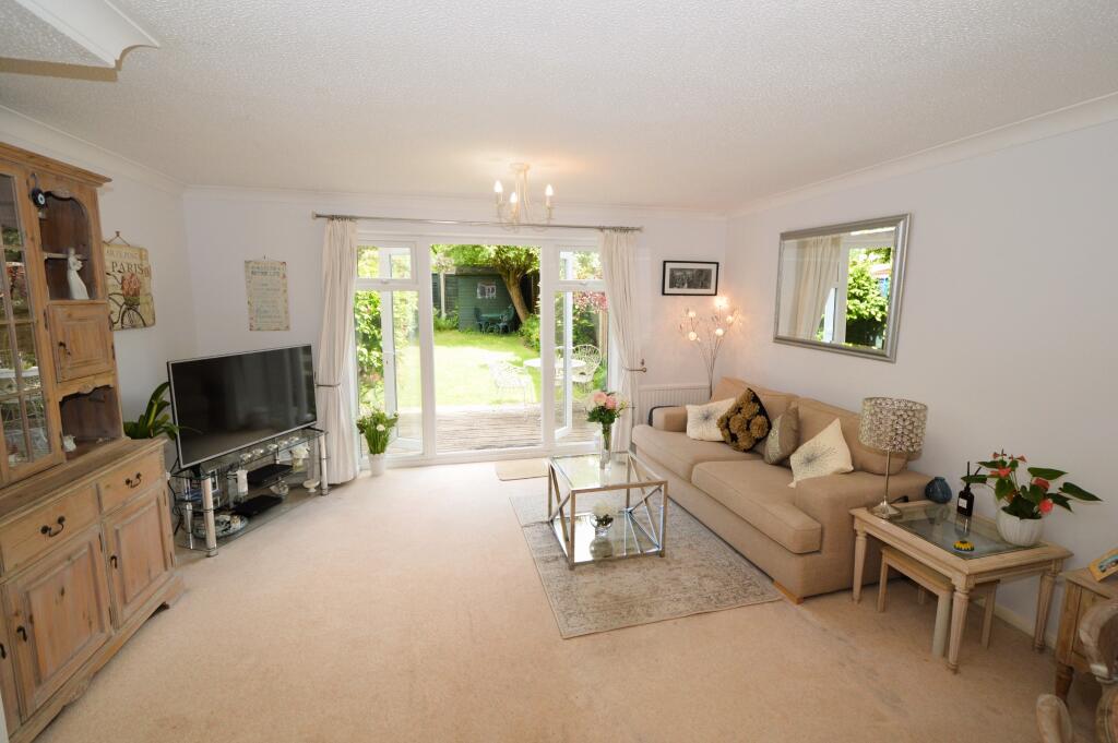 Kemp Court, Bagshot photo 4