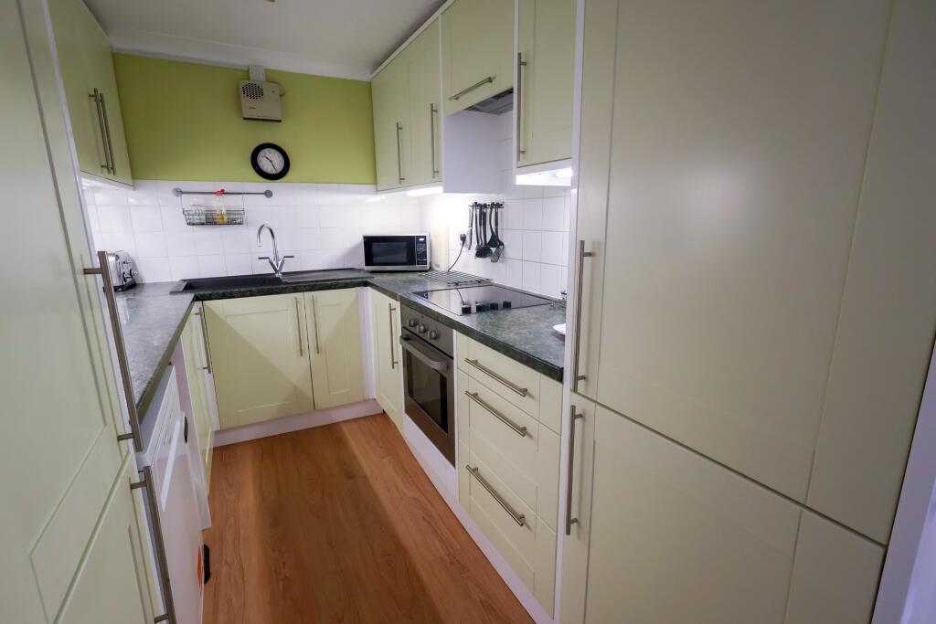 Ground Floor, Private Garden & Extended Lease photo 3