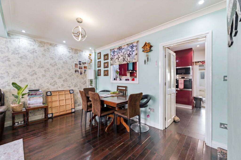 House in Slough - View 5