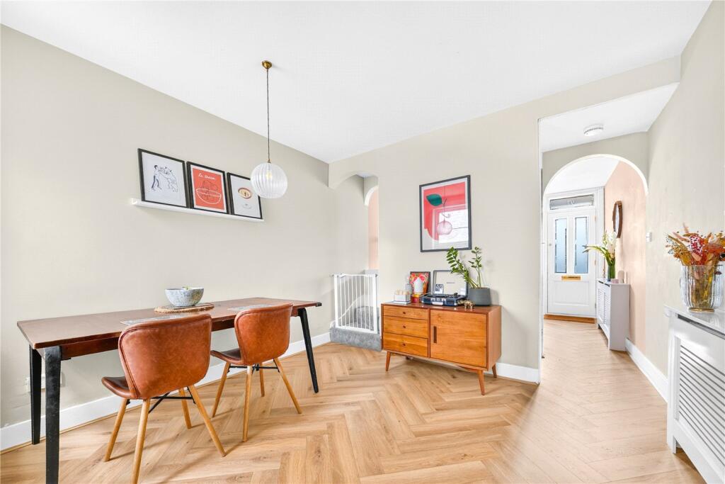House in London, Walthamstow Village, Leyton - More