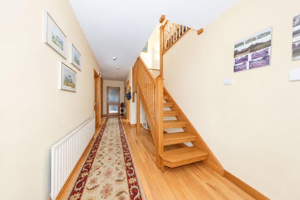 Park Road, Toddington, Dunstable, Bedfordshire, LU5 photo 3