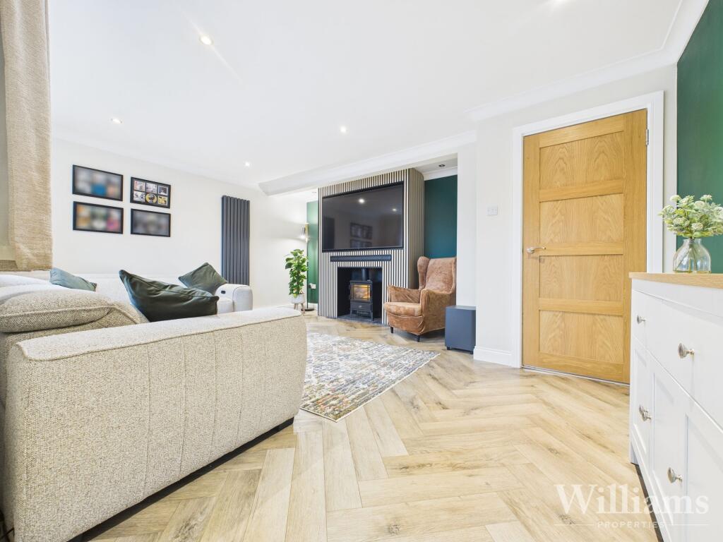 Pemberton Close, Aylesbury, HP21 - View 6