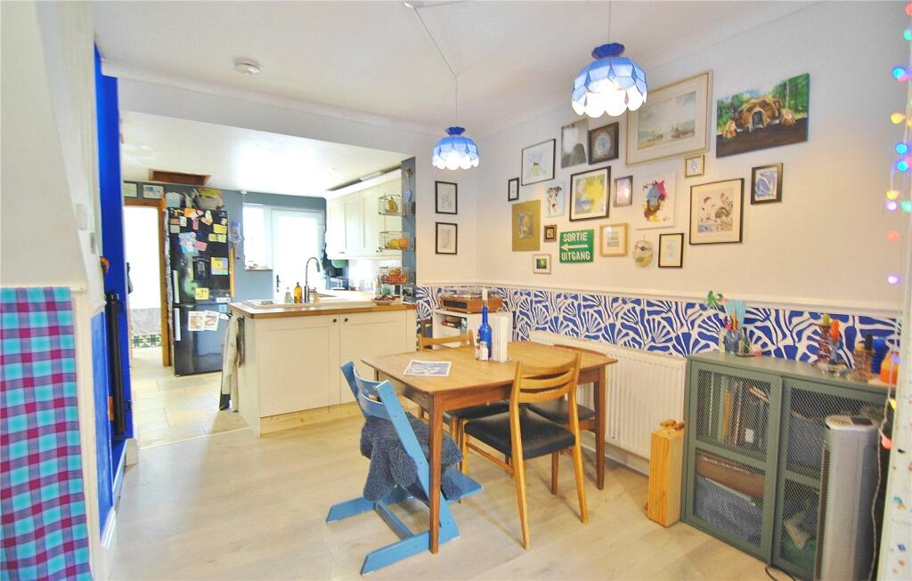 House in Gloucester - View 5