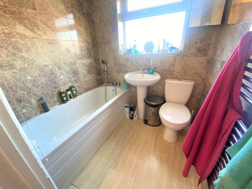 Apartment in Havant, Leigh Park - More