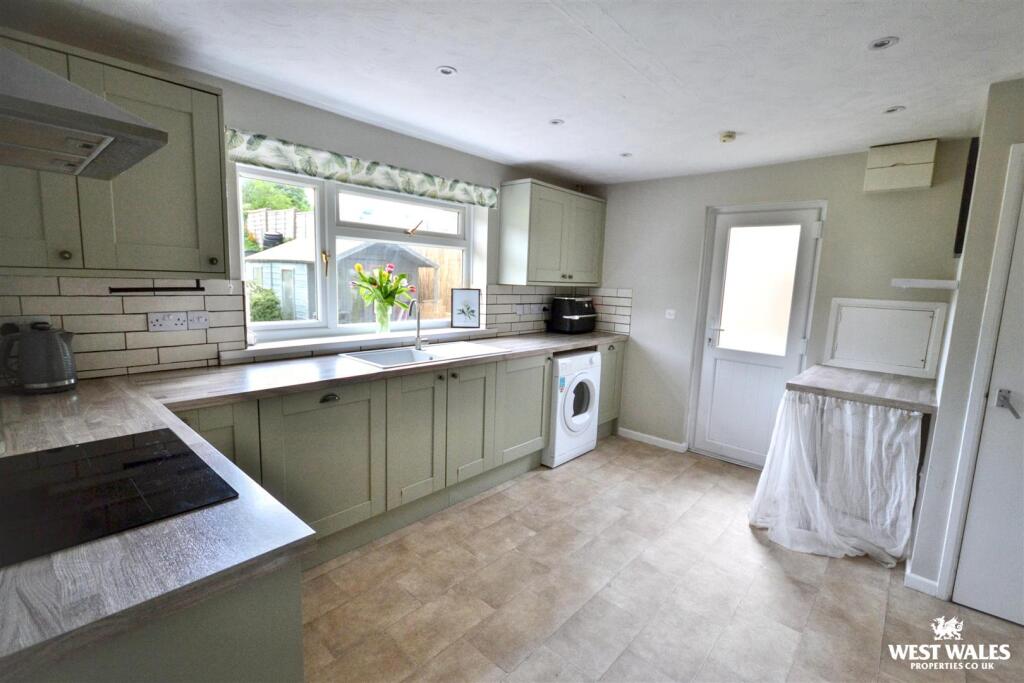 House in Milford Haven, Steynton - View 3