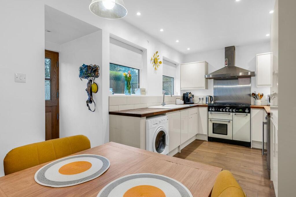 House in Hertford - View 3