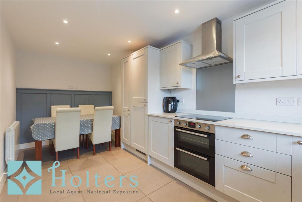 St. Michaels Drive, Kerry, SY16 photo 2